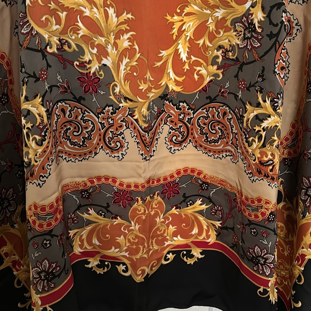 Large square scarf - Picture 4 of 4
